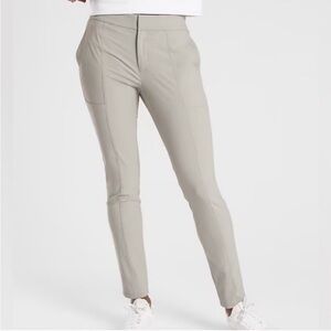Athleta Wander Stash Skinny Pant Size 12 Beige / Khaki Travel Work Pants